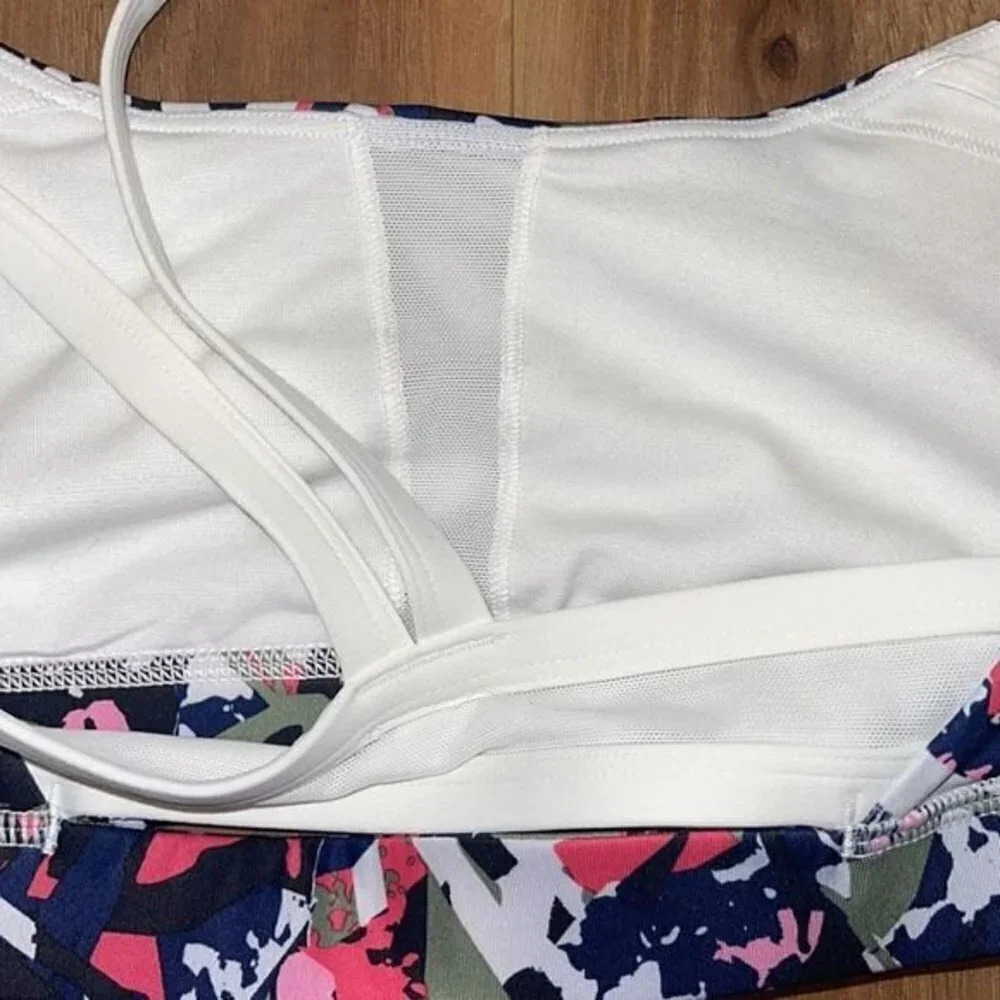 Lululemon Rise and Run Bra NWT Sz 8 - Picture 3 of 5